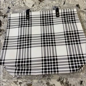 ThirtyOne around town tote buffalo check